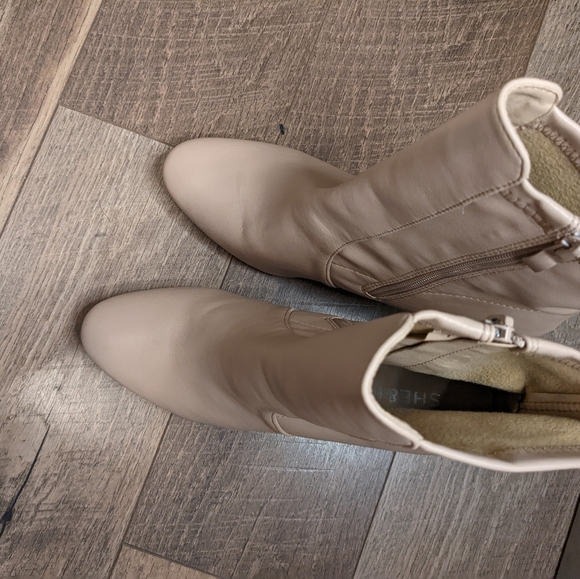 Booties - Picture 4 of 4